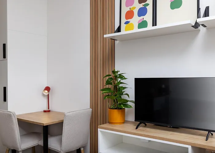 Modern Near Andel & Metro Appartamento Praga